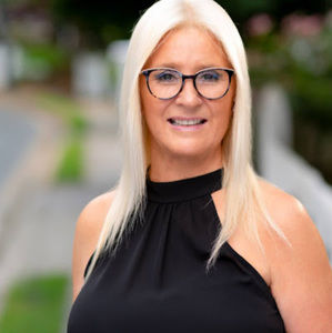 Meet your Posher, Christine
